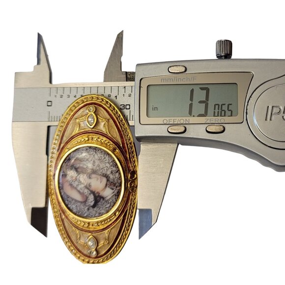 Avon Presidents Club Mrs. Albee Rhinestone Brooch, Signed PC K196 - Picture 6 of 7